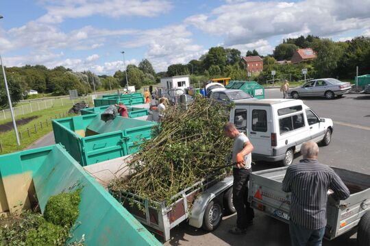 Déchetterie d'Avesnelles benne de déchets verts