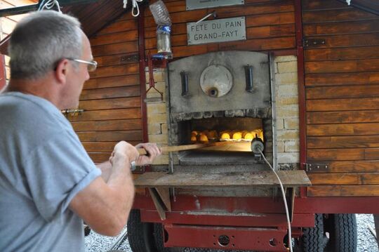 Cuisson du pain durant la fête