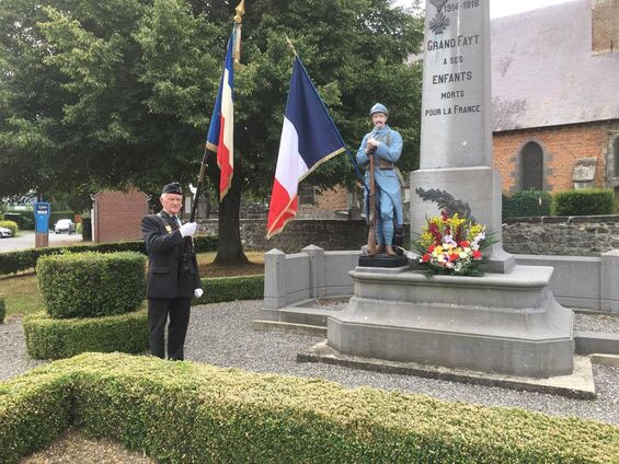 Le porte drapeau